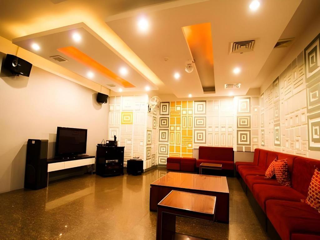 Kaya Hotel Туй Хоа Екстериор снимка
