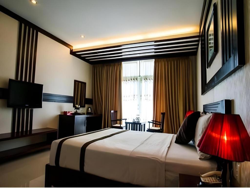 Kaya Hotel Туй Хоа Екстериор снимка
