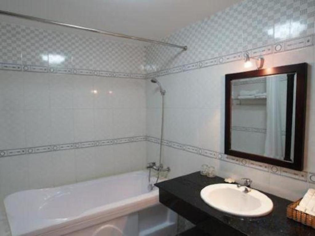 Kaya Hotel Туй Хоа Екстериор снимка